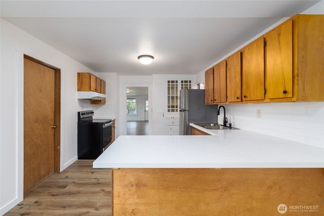 1016 E Orange Avenue, Burlington, WA 98233