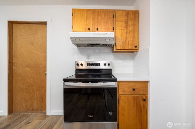 1016 E Orange Avenue, Burlington, WA 98233