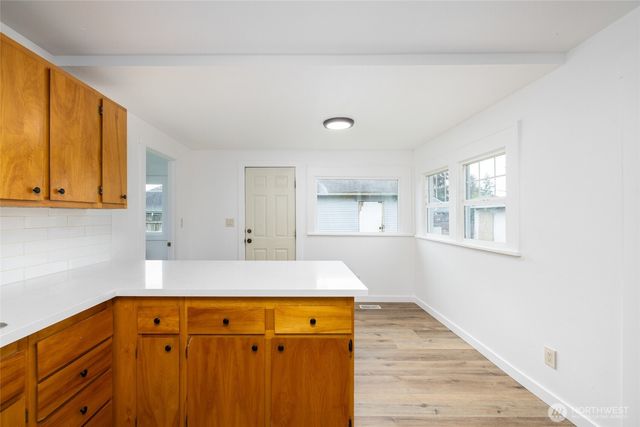 1016 E Orange Avenue, Burlington, WA 98233