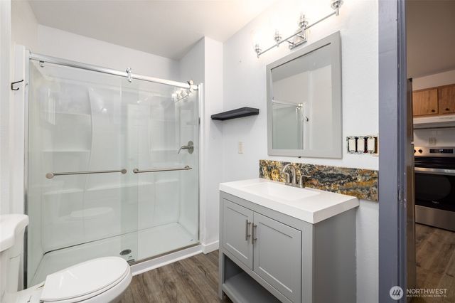 1016 E Orange Avenue, Burlington, WA 98233