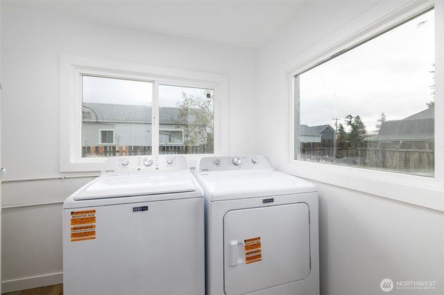 1016 E Orange Avenue, Burlington, WA 98233