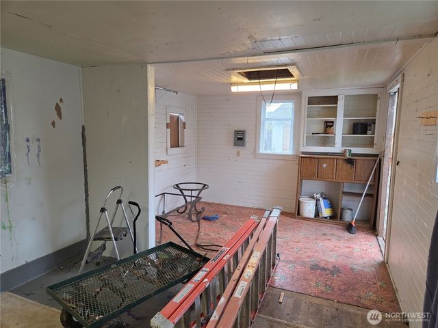 1016 E Orange Avenue, Burlington, WA 98233