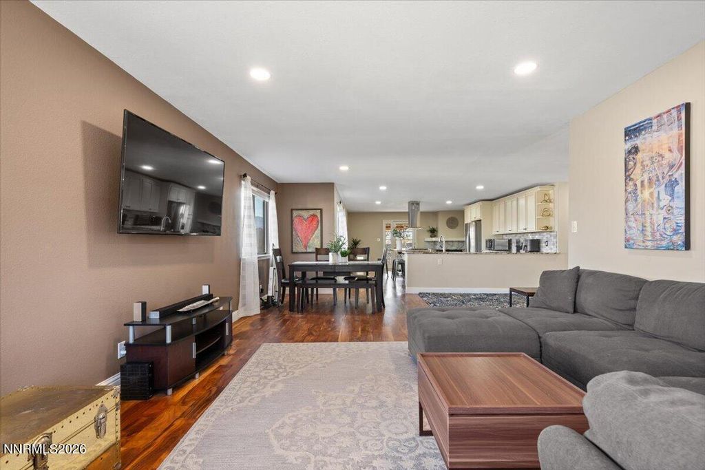 Image 10 of property listing at 2224 Escalera Way, Reno, NV 89523