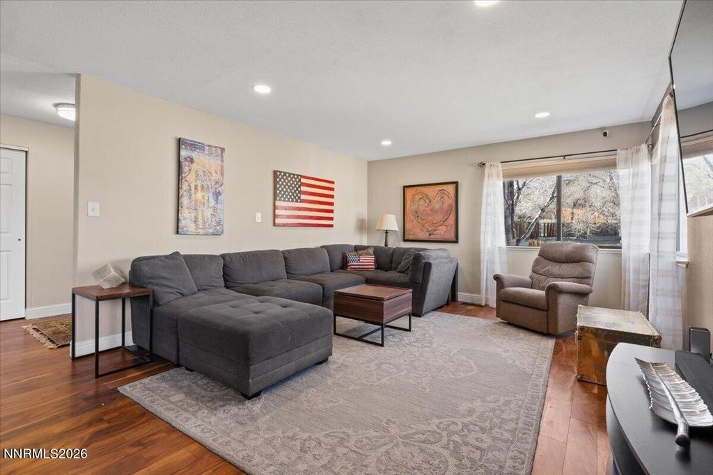 Image 9 of property listing at 2224 Escalera Way, Reno, NV 89523