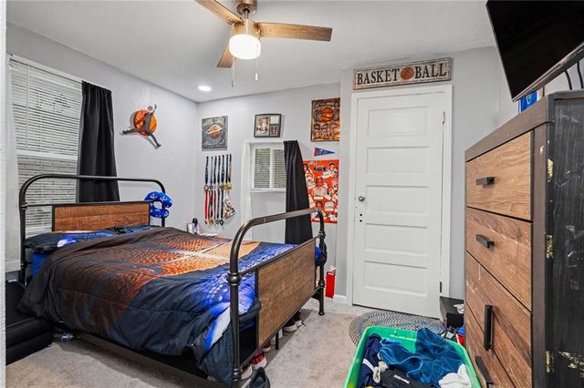 3337 Park Avenue, Kansas City, MO 64109