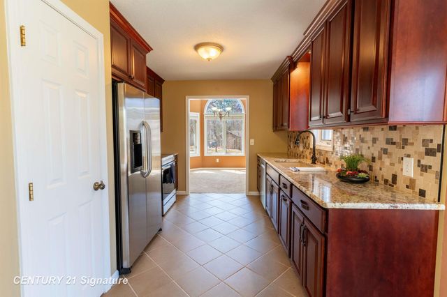 5808 Lantern Lane, Midland, MI 48642