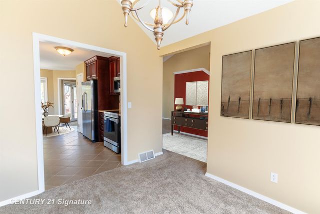 5808 Lantern Lane, Midland, MI 48642