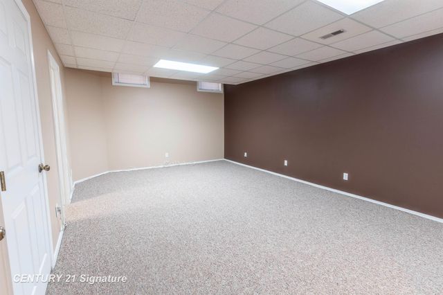 5808 Lantern Lane, Midland, MI 48642