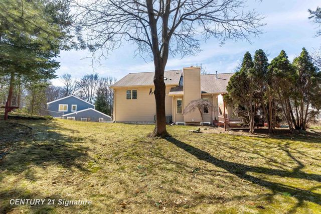 5808 Lantern Lane, Midland, MI 48642