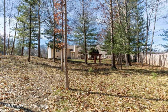 5808 Lantern Lane, Midland, MI 48642