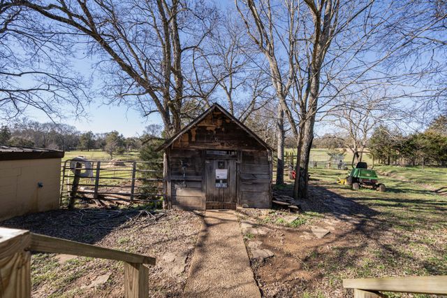 9202 Link Rd, Christiana, TN 37037