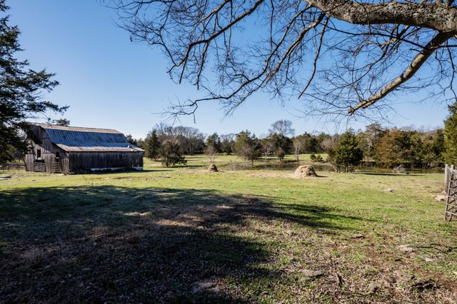 9202 Link Rd, Christiana, TN 37037