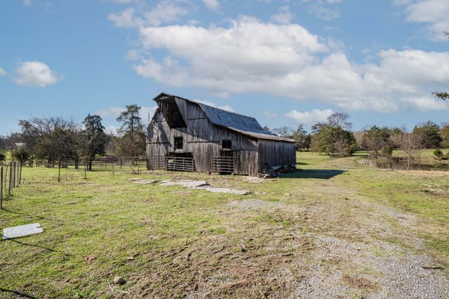 9202 Link Rd, Christiana, TN 37037