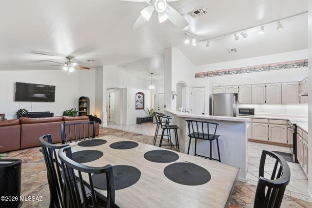 17877 S Camino Confianza, Sahuarita, AZ 85629
