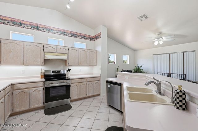 17877 S Camino Confianza, Sahuarita, AZ 85629