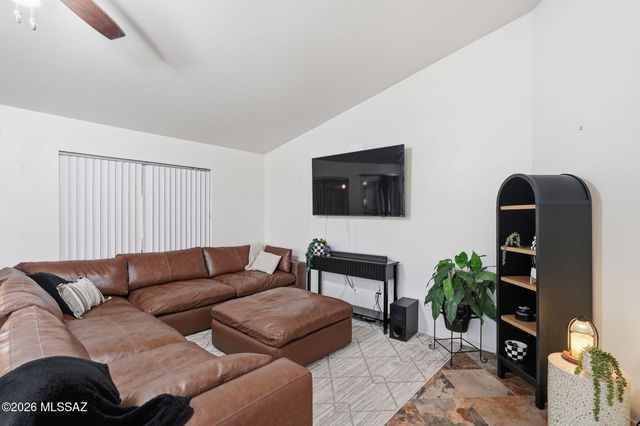 17877 S Camino Confianza, Sahuarita, AZ 85629