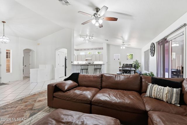 17877 S Camino Confianza, Sahuarita, AZ 85629