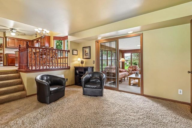3322 S 121st STREET, West Allis, WI 53227