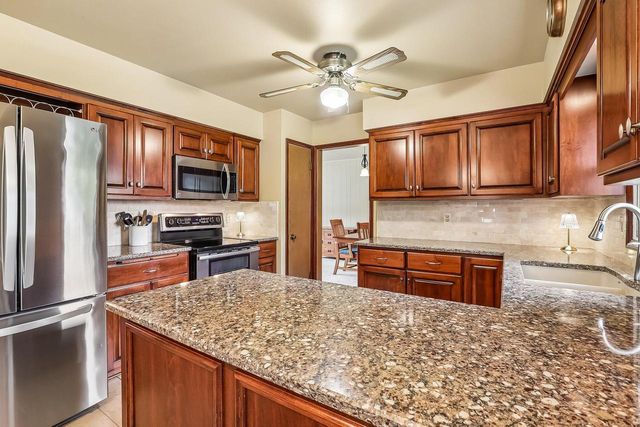 3322 S 121st STREET, West Allis, WI 53227