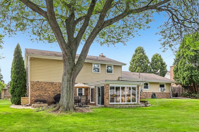 3322 S 121st STREET, West Allis, WI 53227