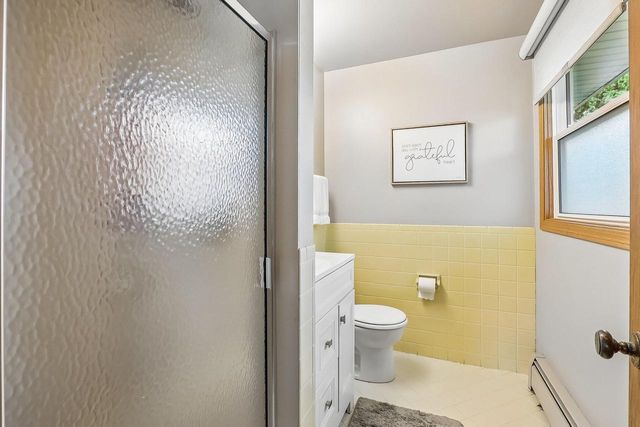 3322 S 121st STREET, West Allis, WI 53227