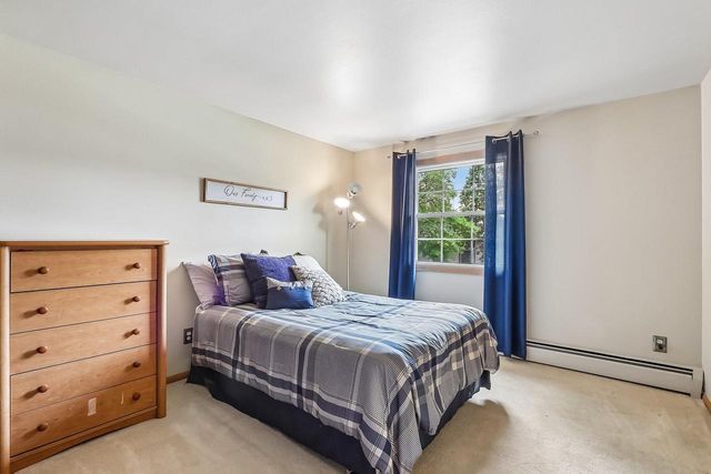 3322 S 121st STREET, West Allis, WI 53227
