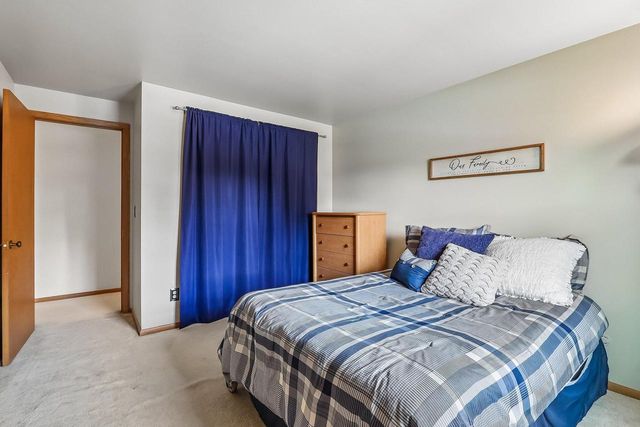 3322 S 121st STREET, West Allis, WI 53227