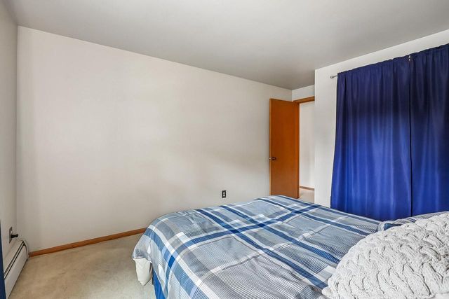 3322 S 121st STREET, West Allis, WI 53227