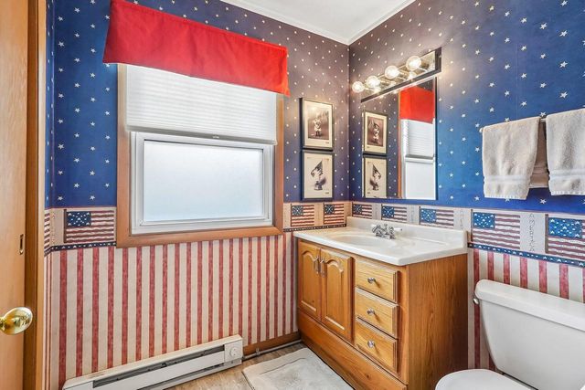 3322 S 121st STREET, West Allis, WI 53227