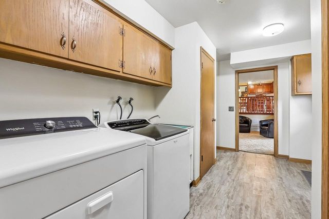 3322 S 121st STREET, West Allis, WI 53227
