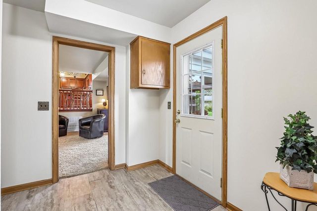 3322 S 121st STREET, West Allis, WI 53227