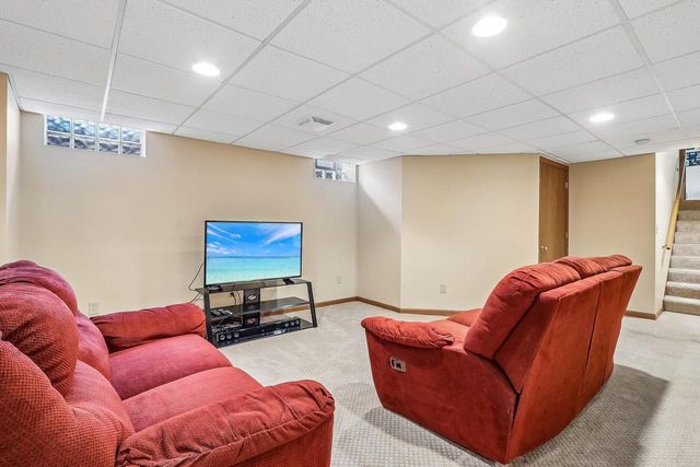 3322 S 121st STREET, West Allis, WI 53227