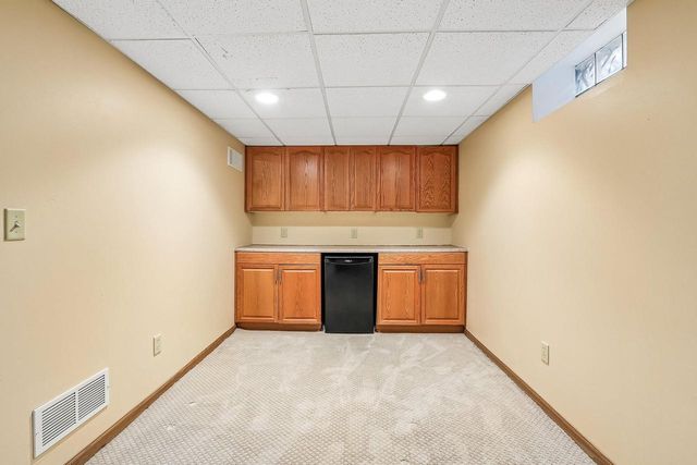 3322 S 121st STREET, West Allis, WI 53227