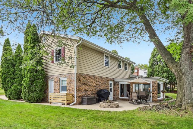 3322 S 121st STREET, West Allis, WI 53227