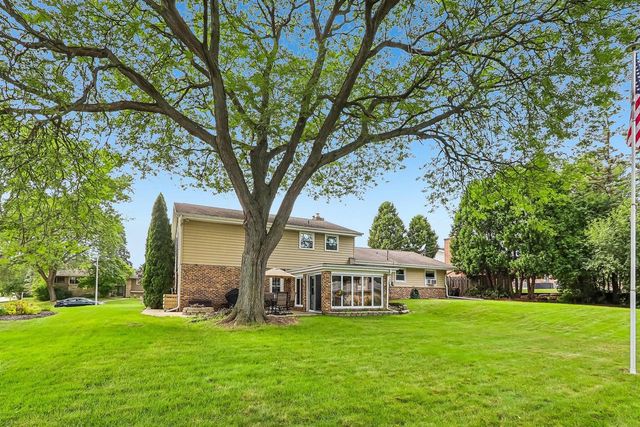 3322 S 121st STREET, West Allis, WI 53227