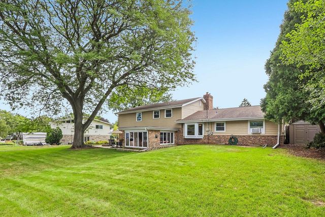 3322 S 121st STREET, West Allis, WI 53227