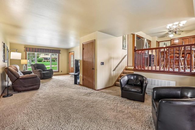 3322 S 121st STREET, West Allis, WI 53227