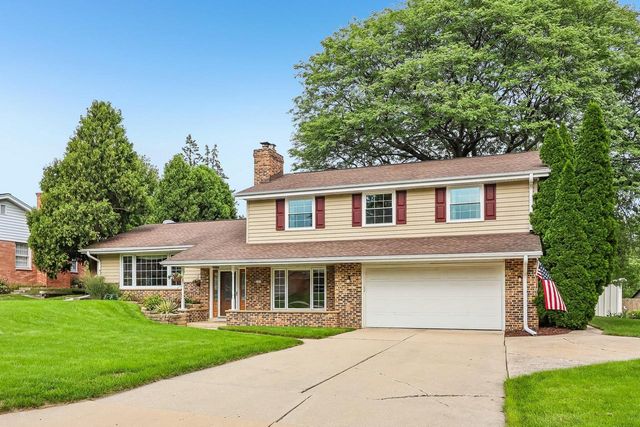 3322 S 121st STREET, West Allis, WI 53227