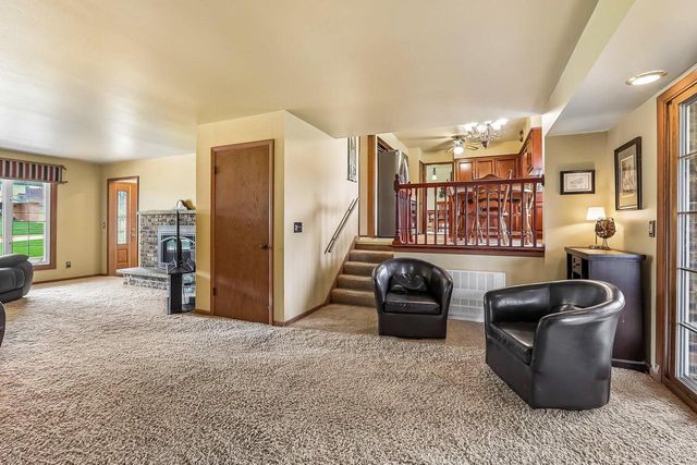 3322 S 121st STREET, West Allis, WI 53227