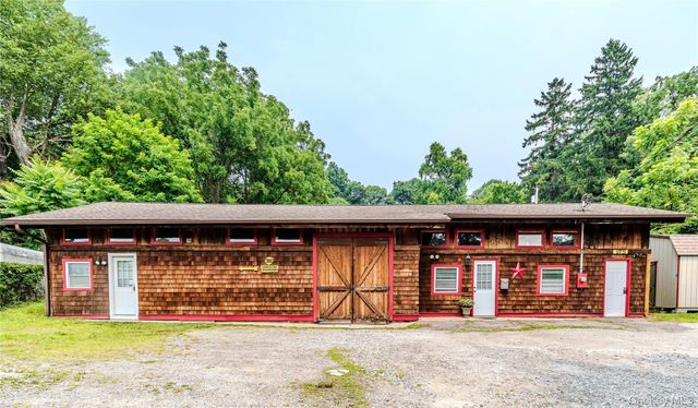 382 E Main Street, Jefferson Valley, NY 10535