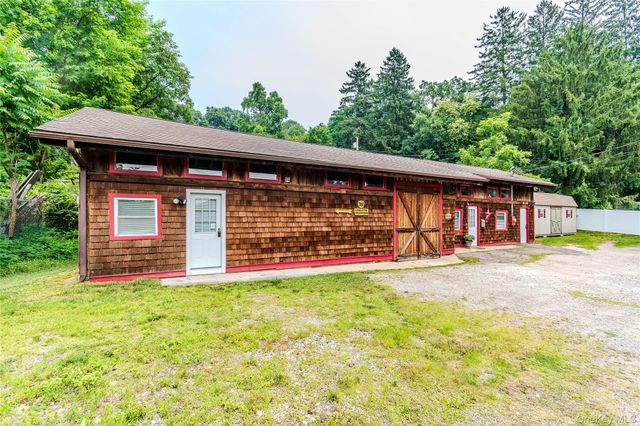 382 E Main Street, Jefferson Valley, NY 10535