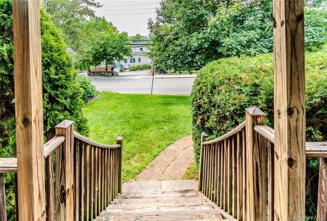 382 E Main Street, Jefferson Valley, NY 10535