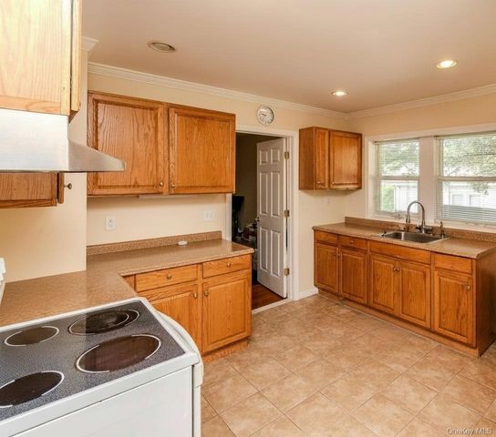 382 E Main Street, Jefferson Valley, NY 10535