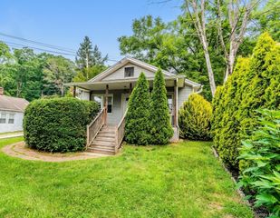 382 E Main Street, Jefferson Valley, NY 10535