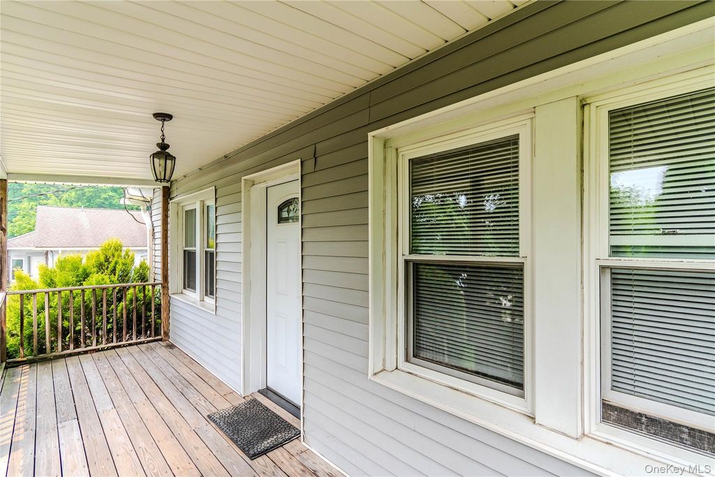 382 E Main Street, Jefferson Valley, NY 10535 — photo 4