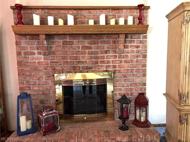 42900 Woodvale Lane, Columbiana, OH 44408