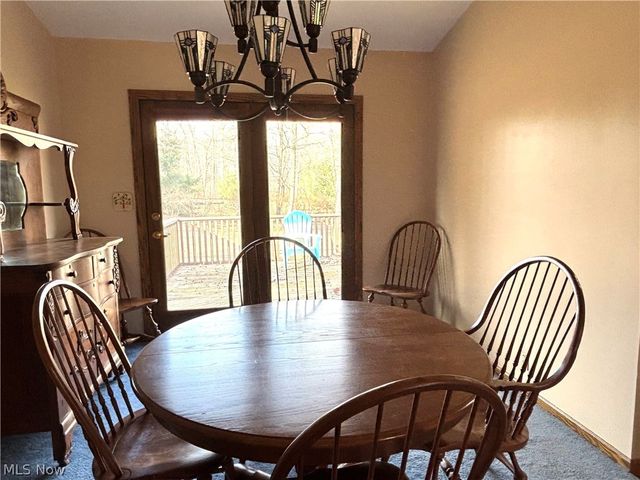 42900 Woodvale Lane, Columbiana, OH 44408