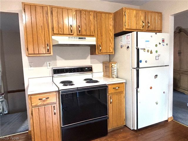 42900 Woodvale Lane, Columbiana, OH 44408