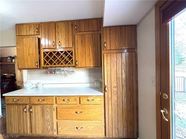 42900 Woodvale Lane, Columbiana, OH 44408