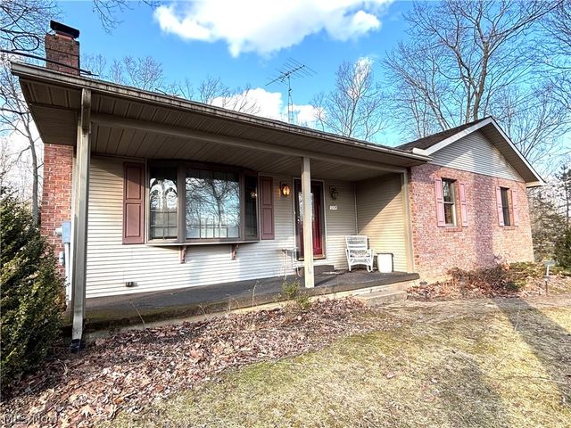 42900 Woodvale Lane, Columbiana, OH 44408